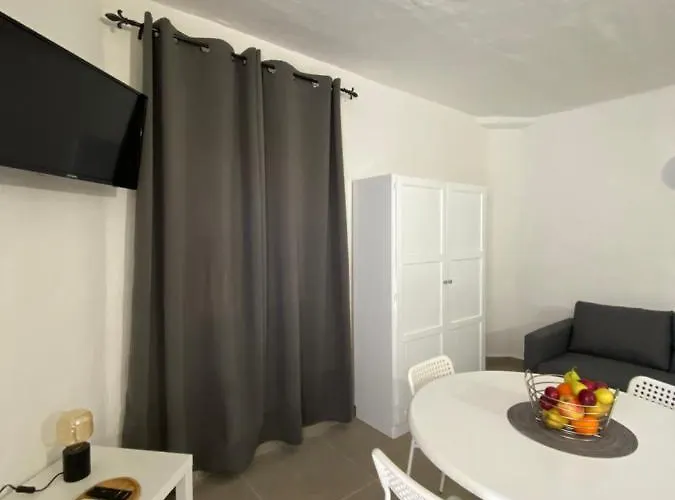 Casa Porta Smeralda דירה אולביה